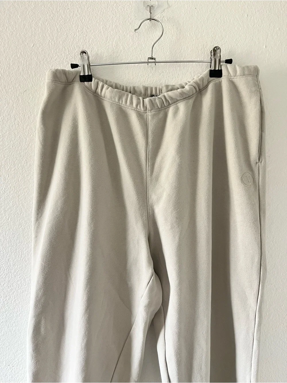 Vuori Sedona Jogger Pants in Light Grey Size Large - Picture 4 of 7